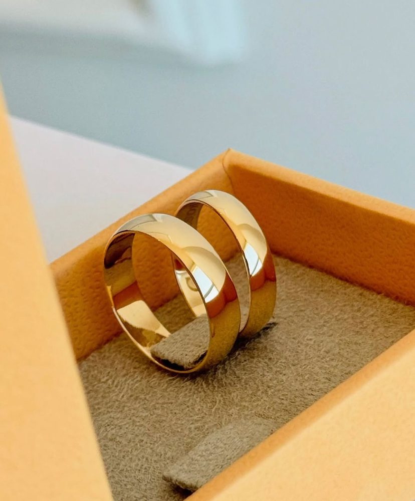 Aliança Tradicional — Abaulada anatômica, 5 mm em ouro 18k