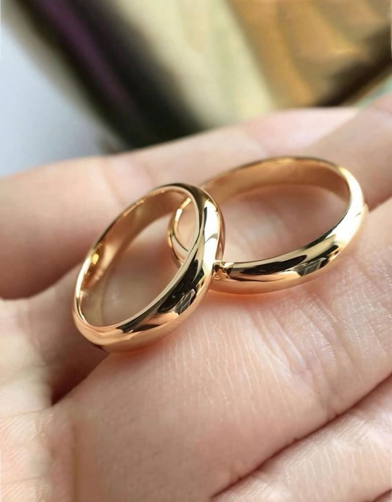 Aliança Anatômica — Abaulada confortável, 4 mm em ouro 18k