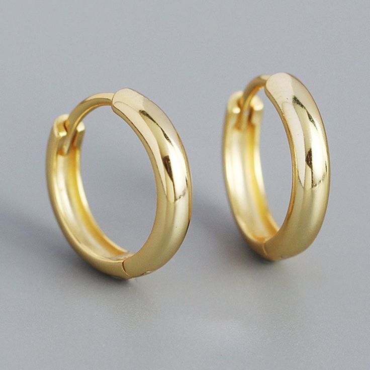Argola Lisa — Tubular polida, 12 mm em ouro 18k